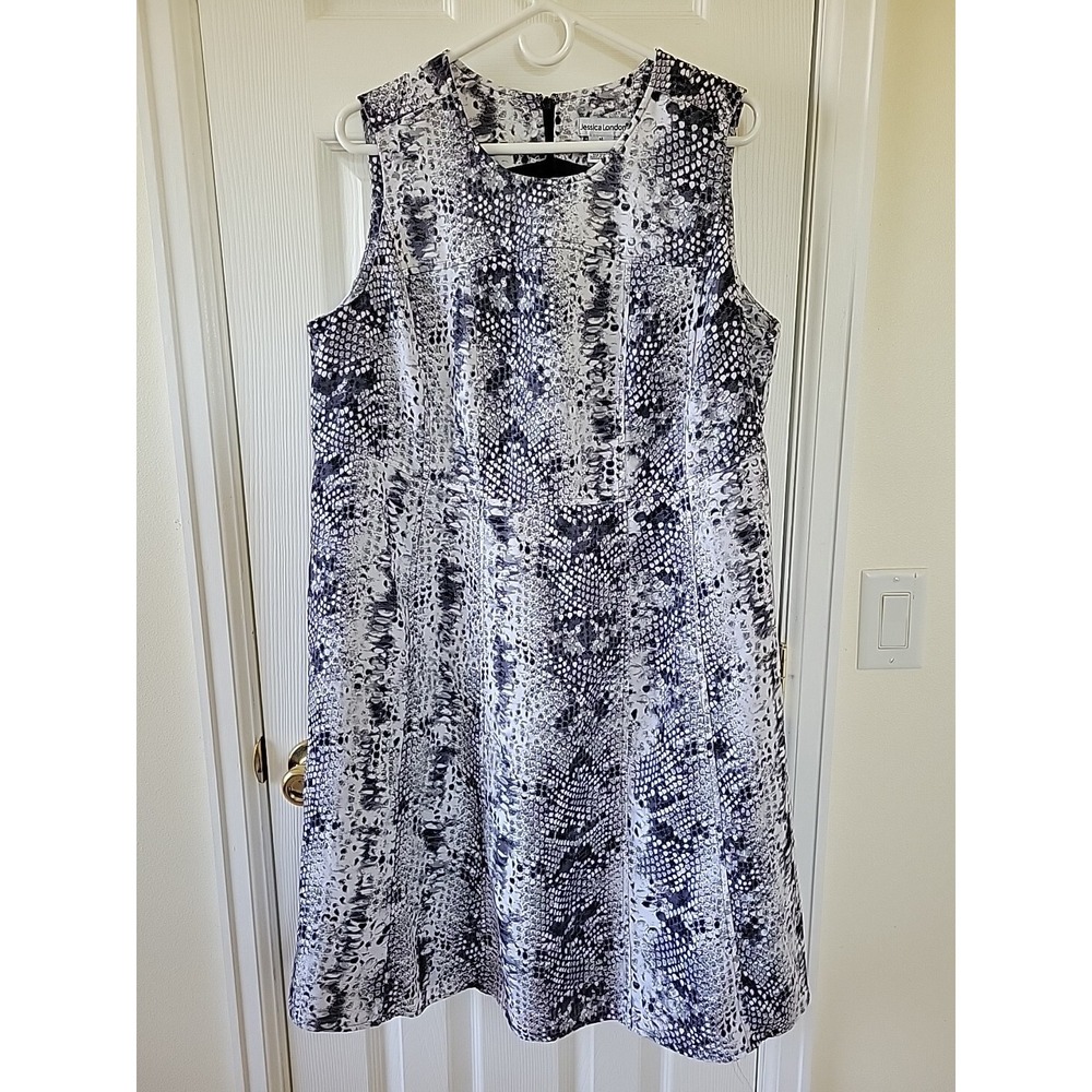 Jessica London Dress Size 14 Gray‎ Snakeskin Print Sleeveless Lined Fit N Flare